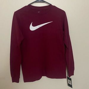 Nike Boys Long sleeves Shirt Size L NWT